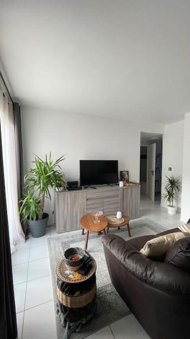 Saint-André-de-Cubzac Appartement De Luca מראה חיצוני תמונה